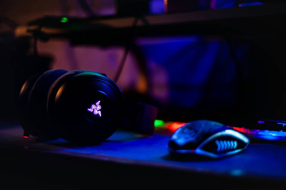 Blogger testing premium gaming PC speakers in a studio